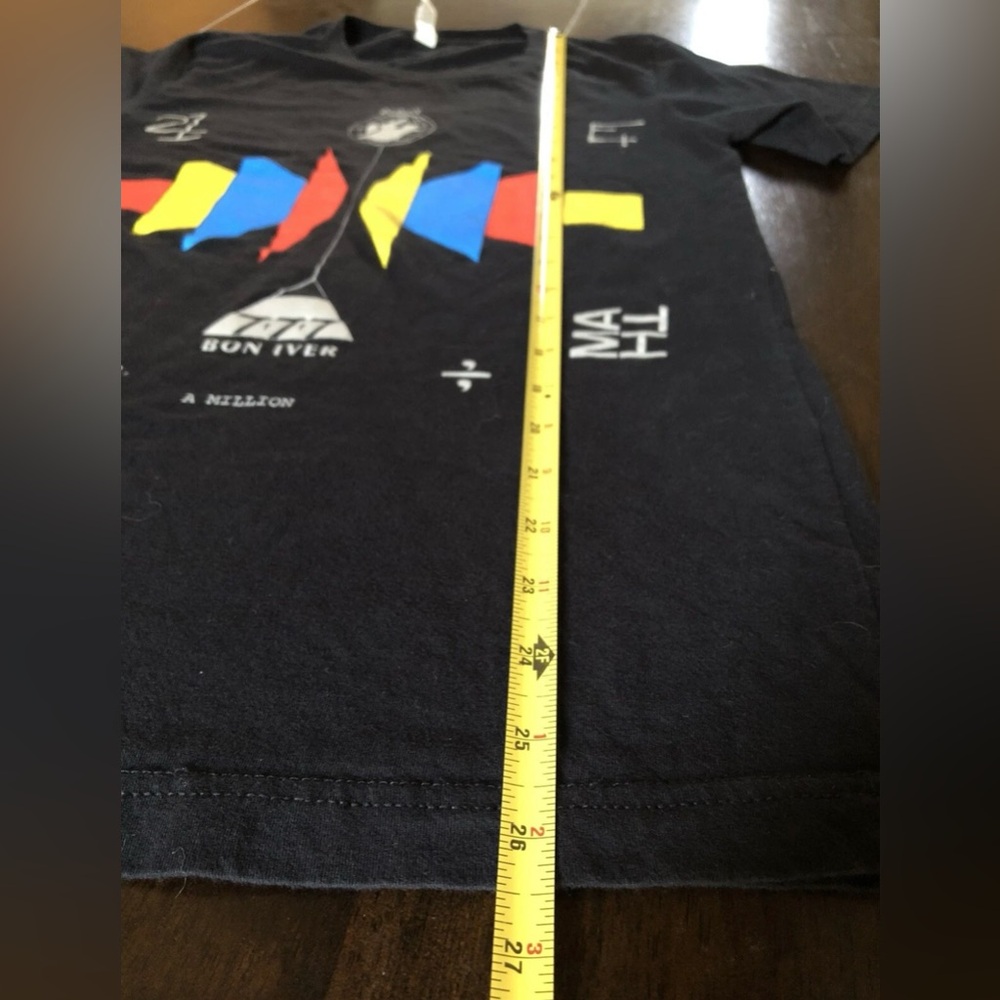 Bon Iver Band Berlin 22 A Million
RARE 21 Moon Water Lyrics Black T-Shirt Tee S - Picture 6 of 7